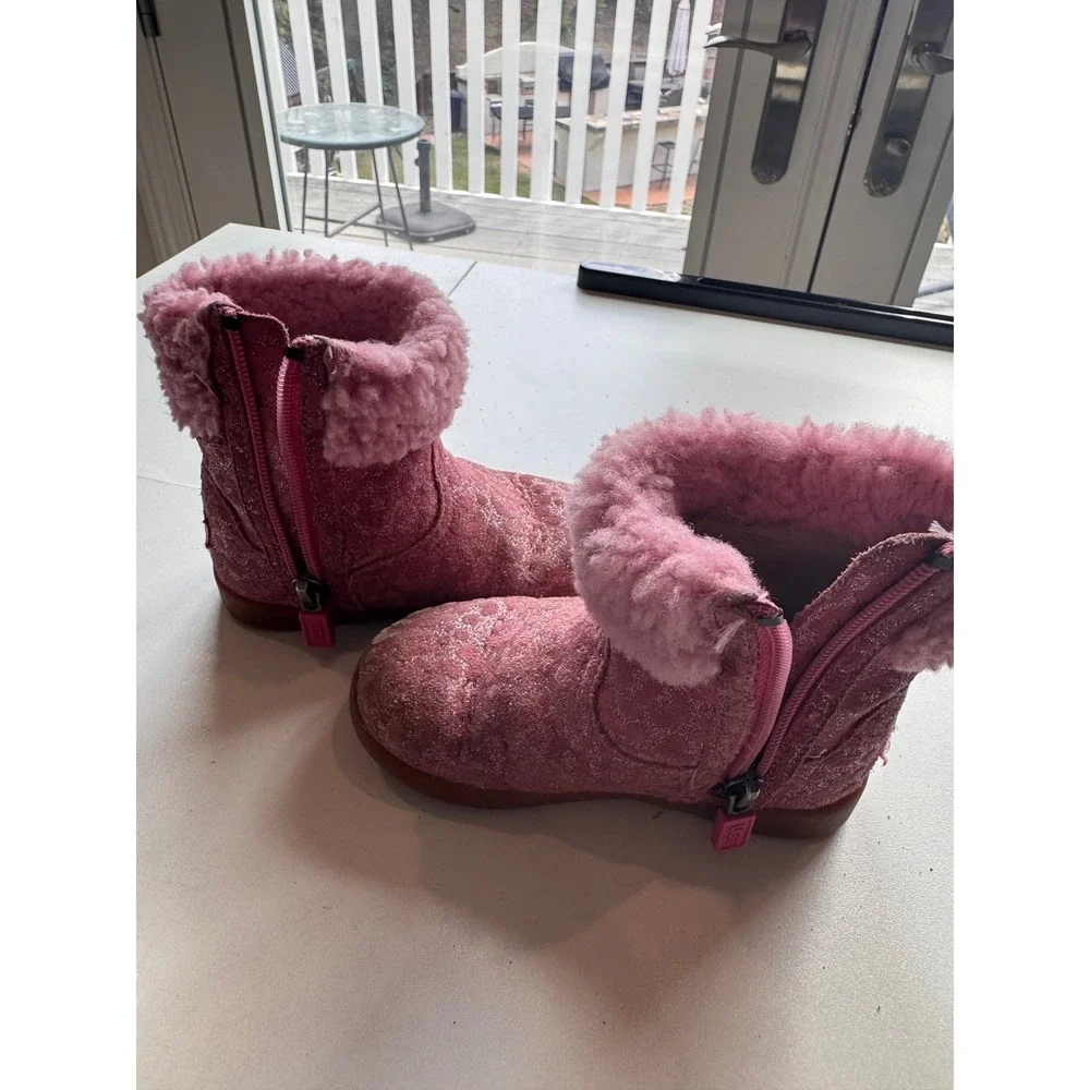 UGG Girls‎ Pink Glitter Shearling Boots Size 6 Youth Warm Winter Zip